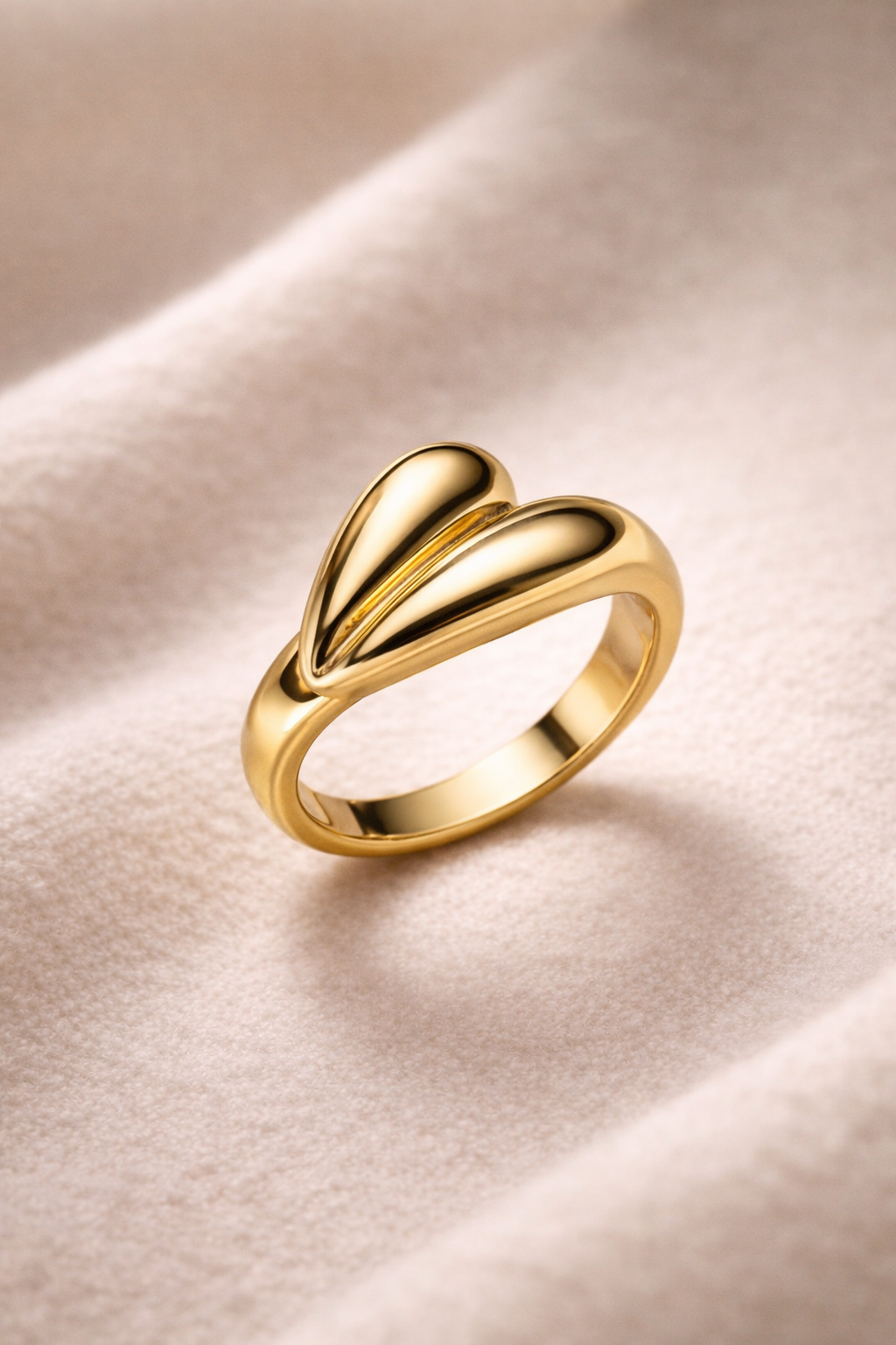 Aurea Heart Ring